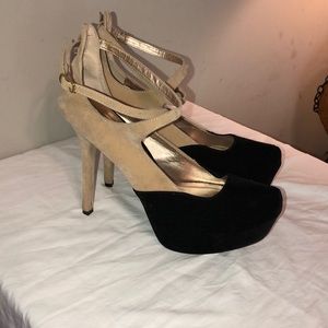 size 10 4 inch pumps black and suede